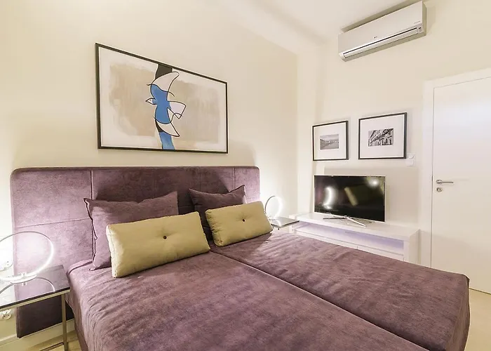 Executive With Sauna By Grand